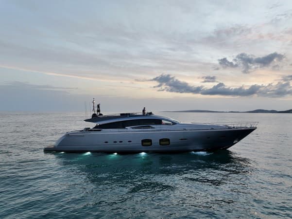 Aldebaran III, 2017 Pershing 108'